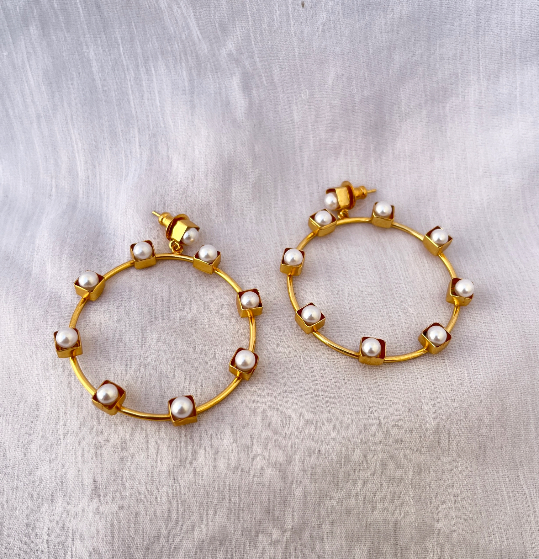 18 Pearl Studs