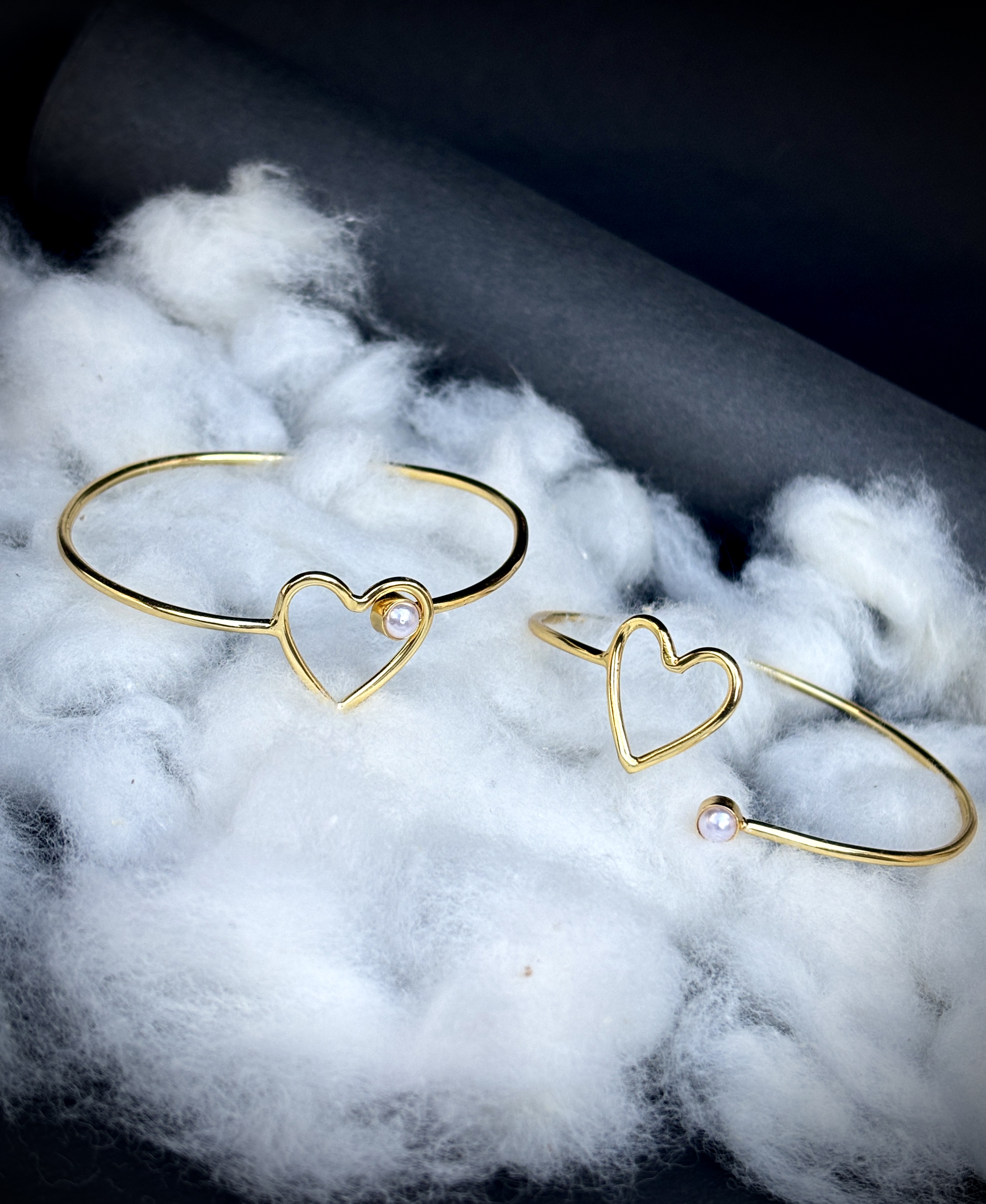 Plain Heart With S Pearl Bangles