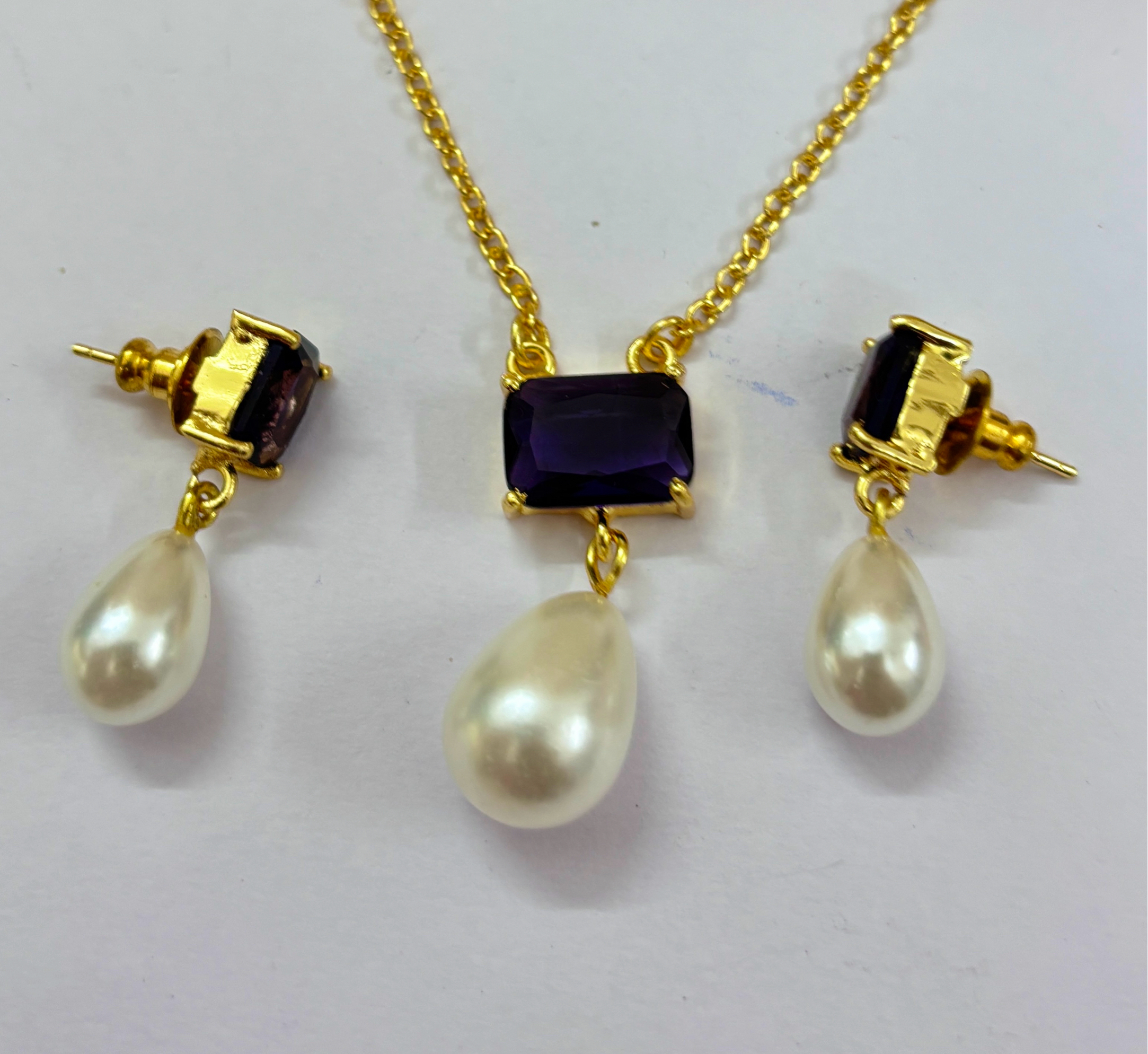 HG Rectangle Pendant Set With Studs