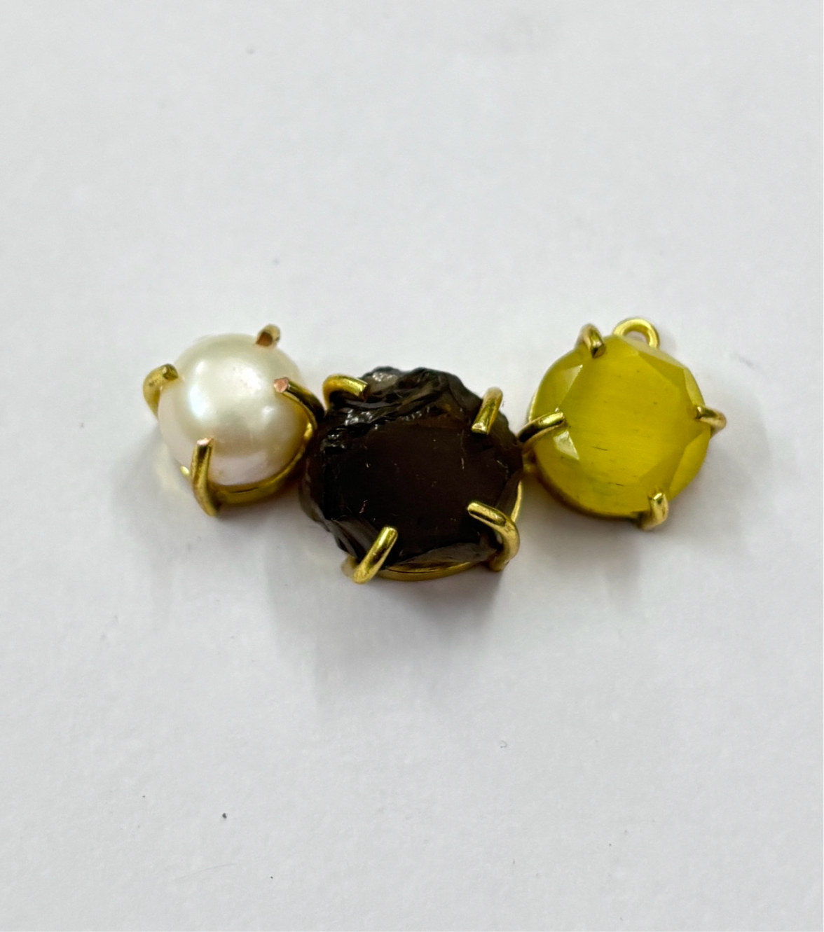 3 Multi Stone Claw Type Pendant