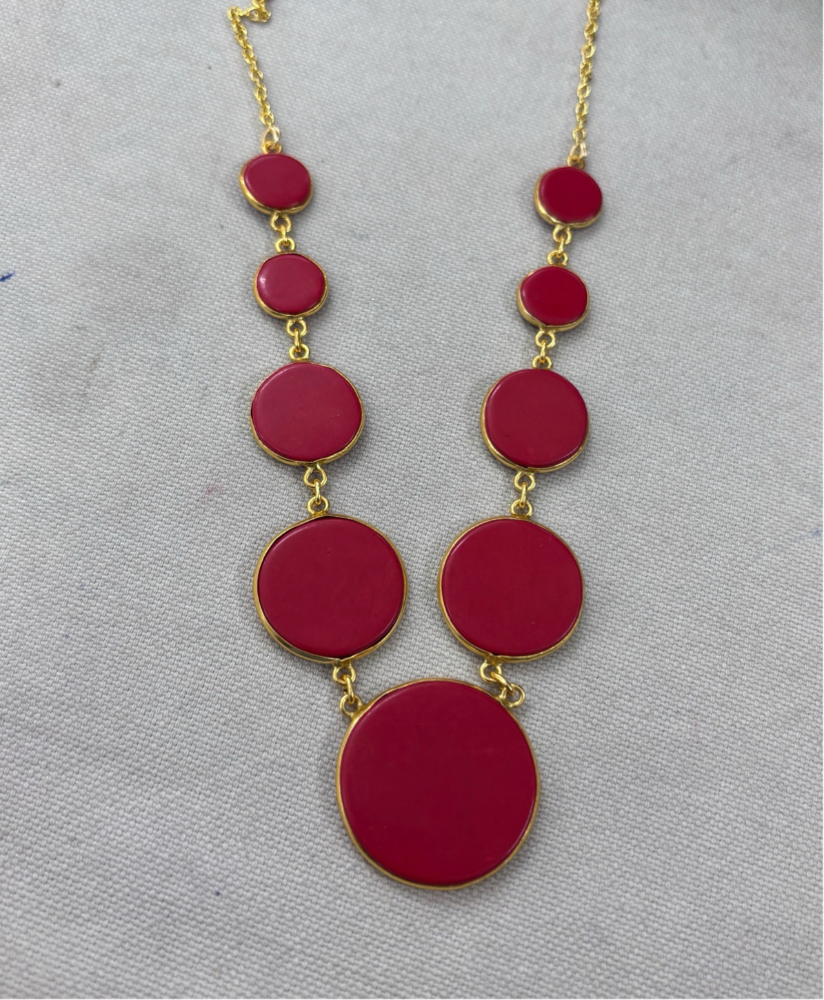 9 Collet Round Necklace
