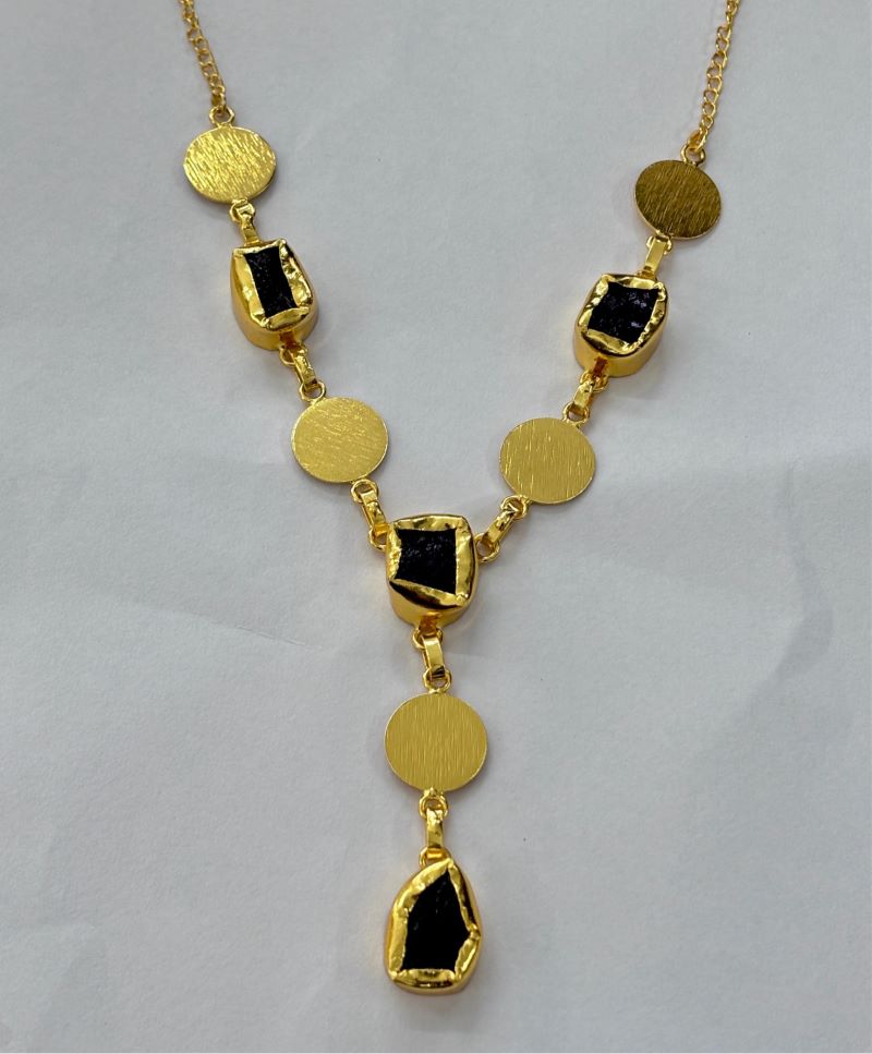 4 Collet Rough With Tikli Necklace