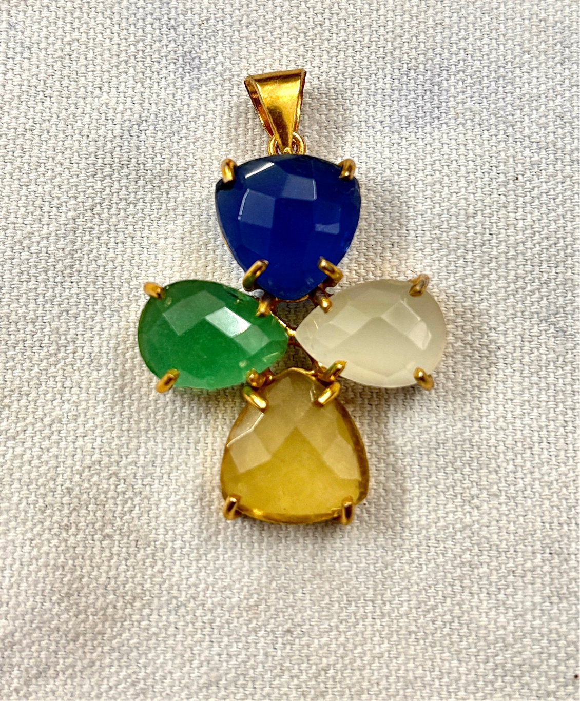 HG stone 4 Drop Pendant