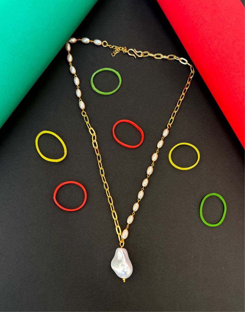 S Pearl Box With Rice Pearl Chain Necklace