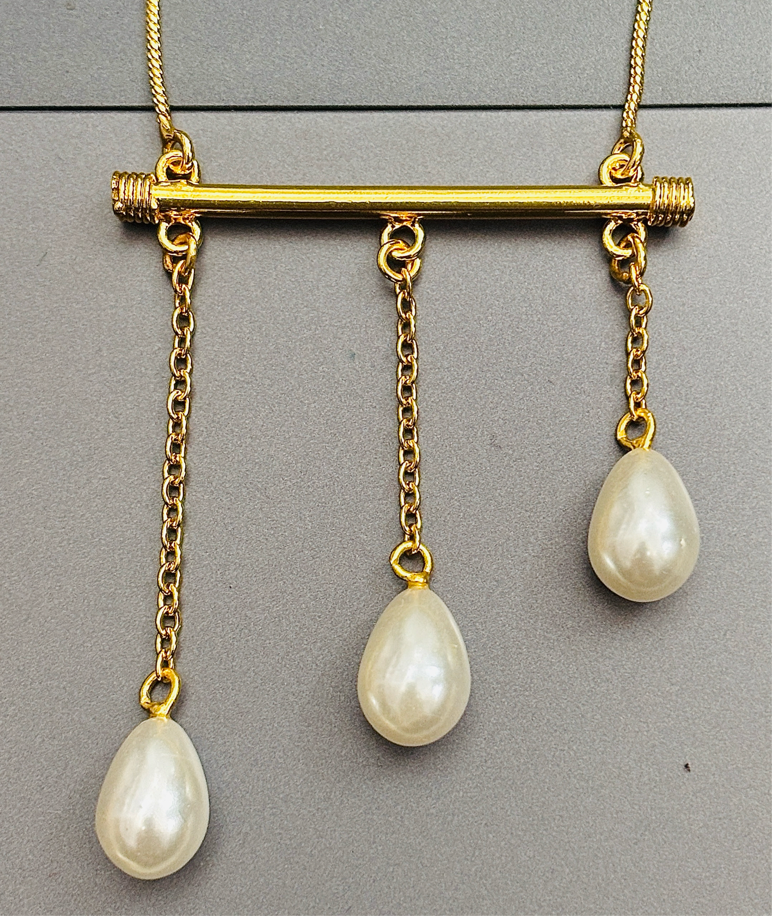 3 Drop pendant with Small Medium Large Chain