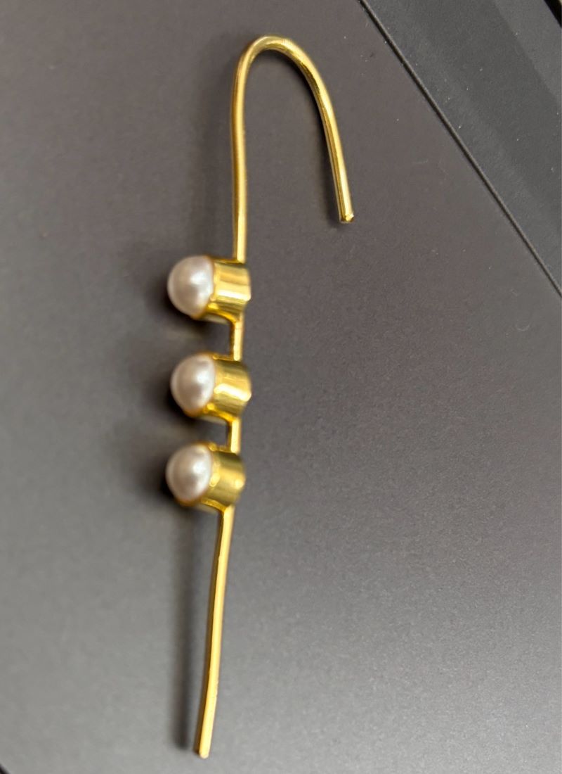6 S Peal Long Earring