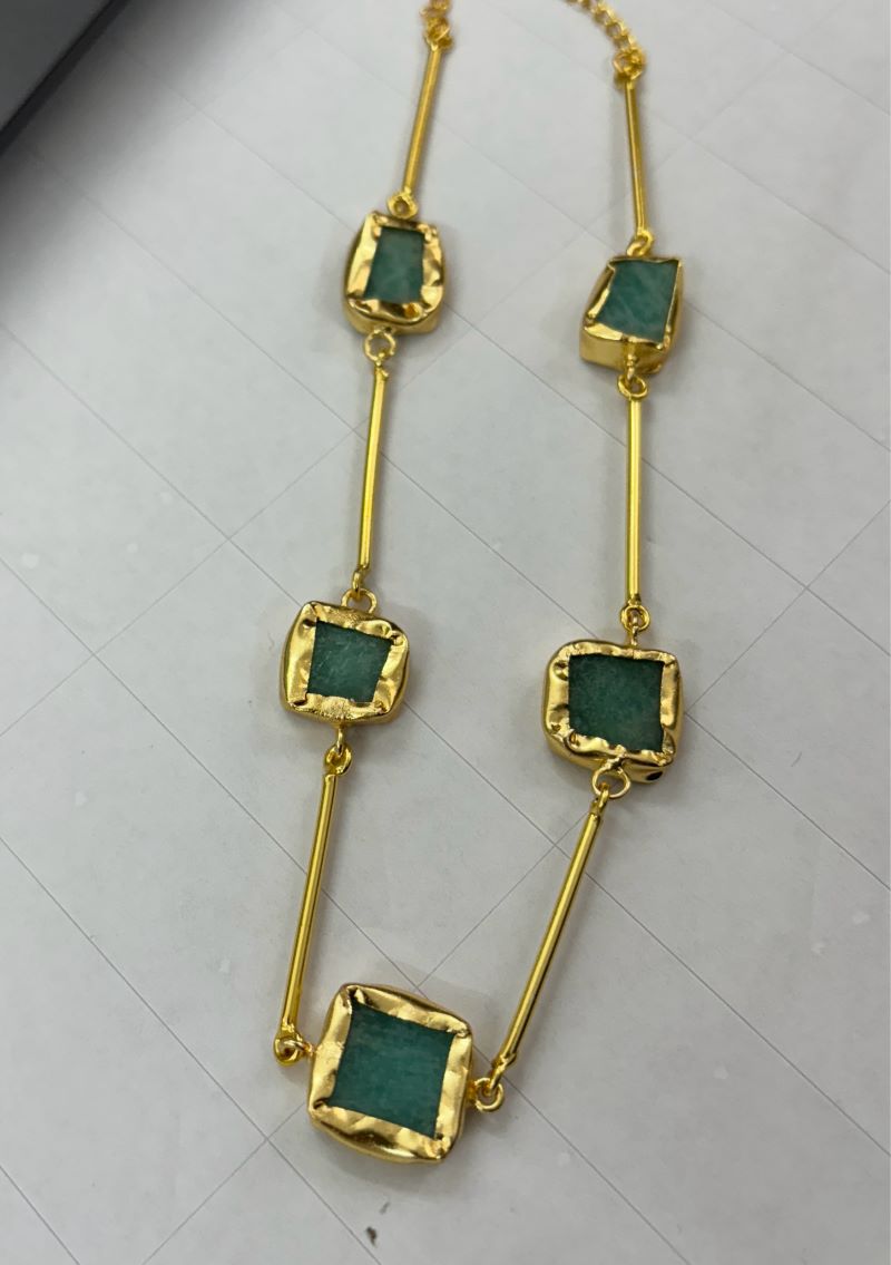 5 Rough Stone With Stick Necklace