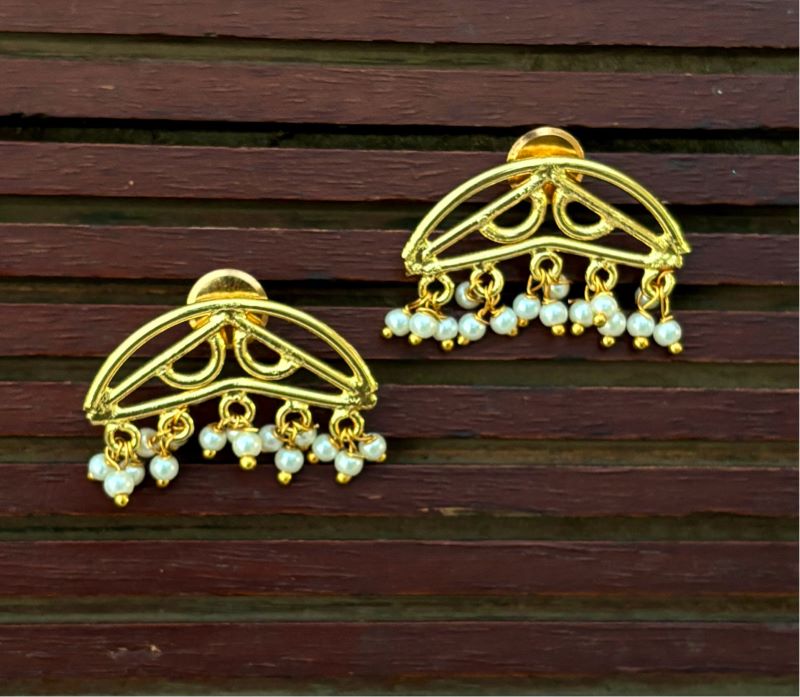 Plain C With Pearl Filled Studs