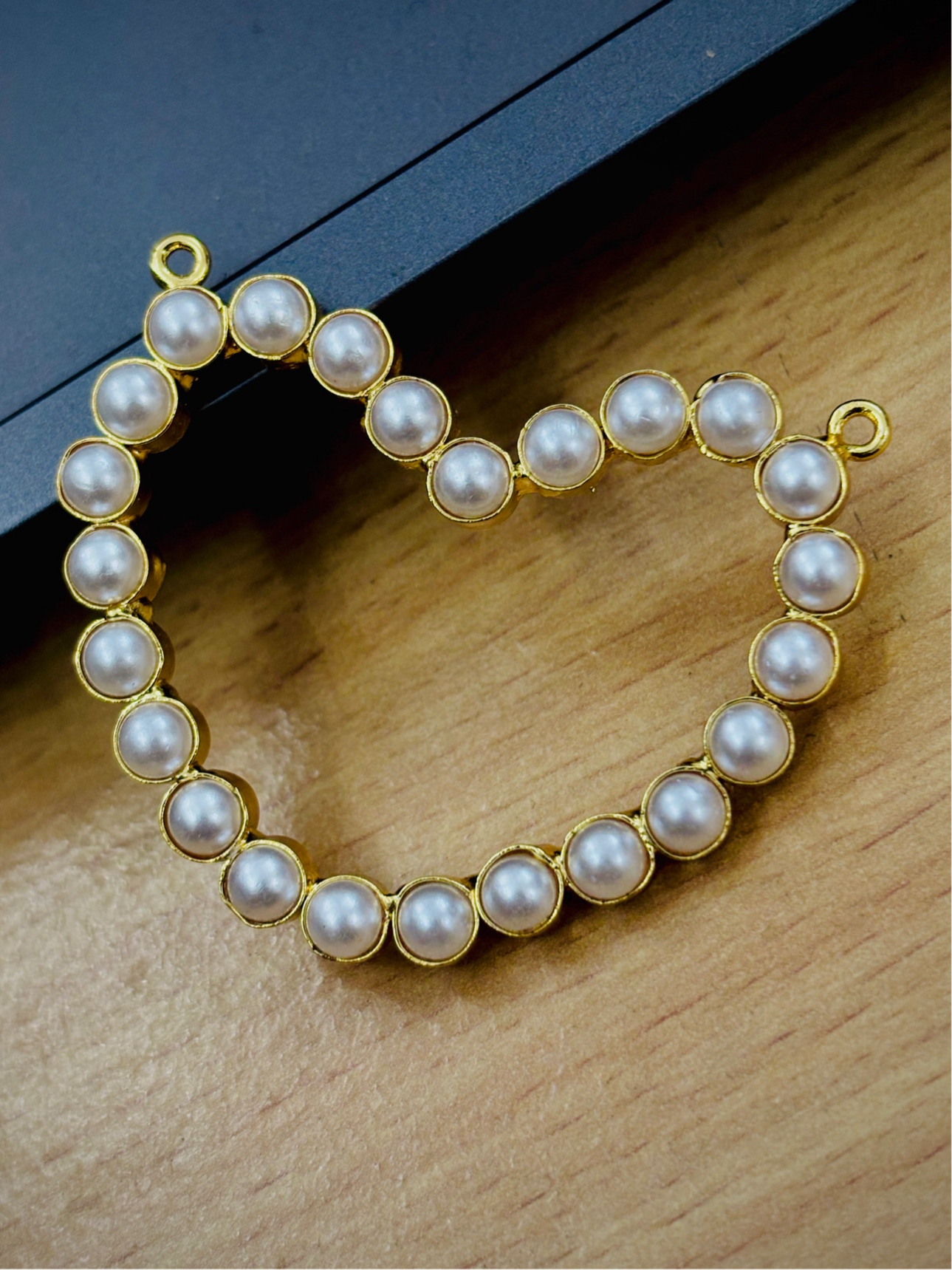 20 S Pearl Heart Shape Pendant