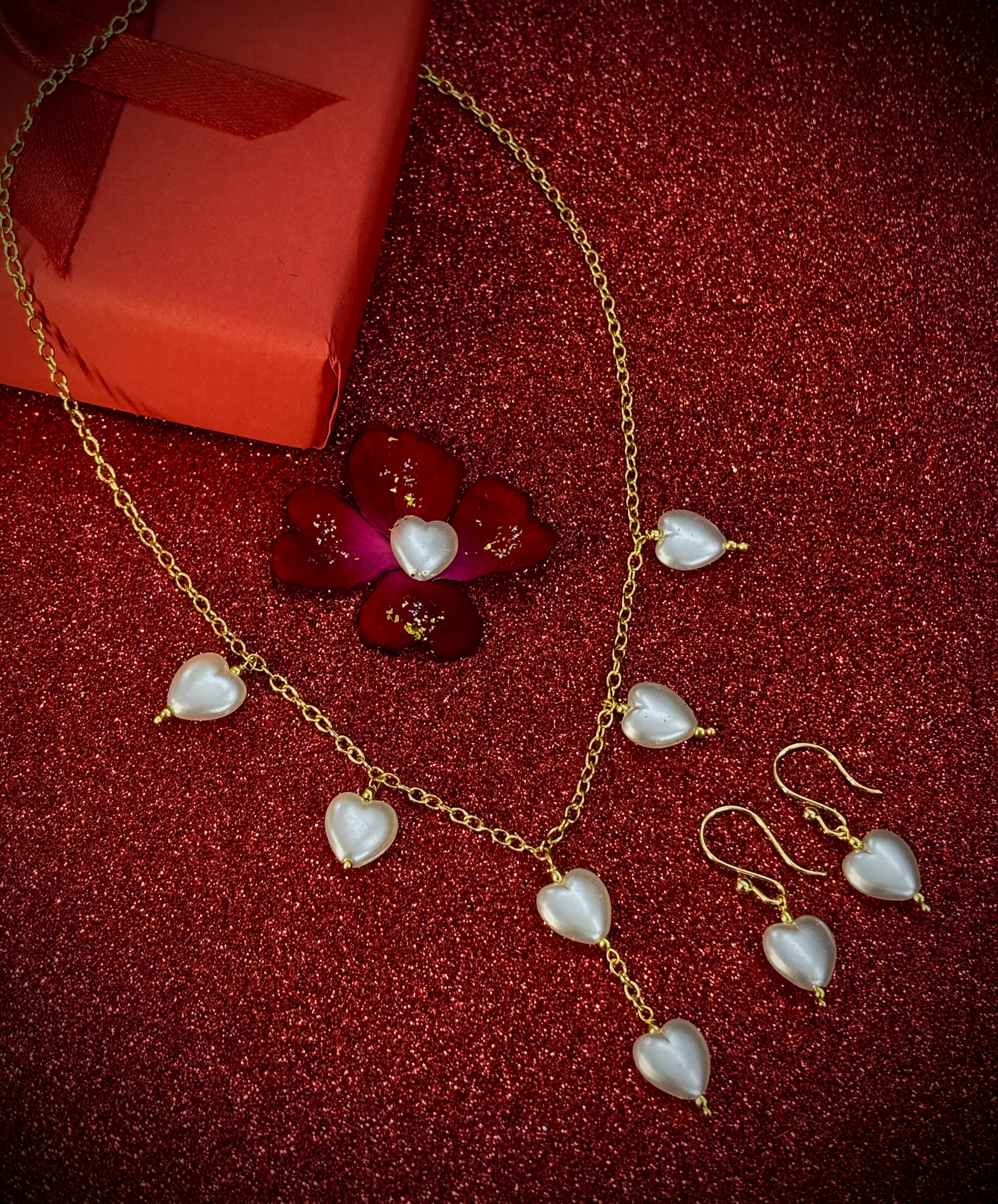 6 Heart Shape Pearl Necklace With Earrings